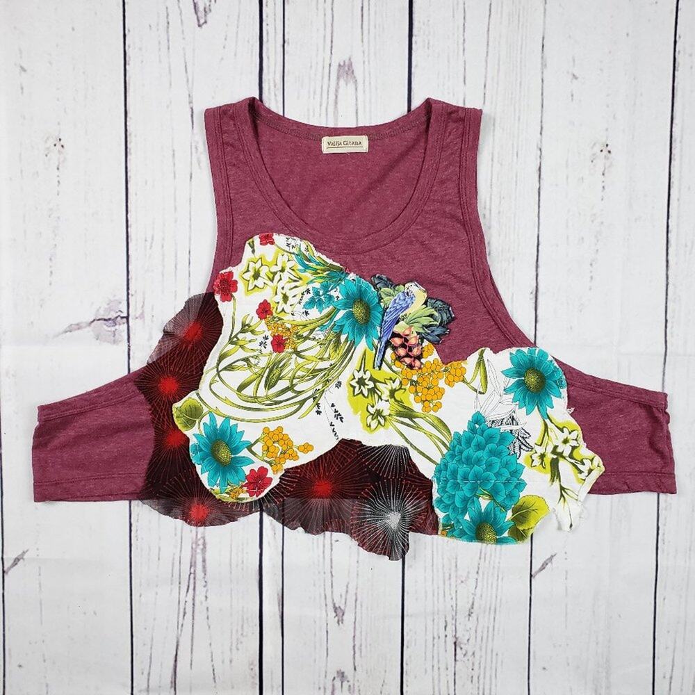 Valija Gitana Cropped Tank Top Standard Size Sleeveless Embroidered Floral